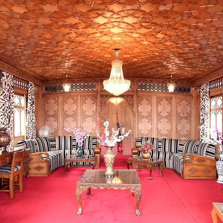 Yadgaar Houseboats Otel Srīnagar Dış mekan fotoğraf