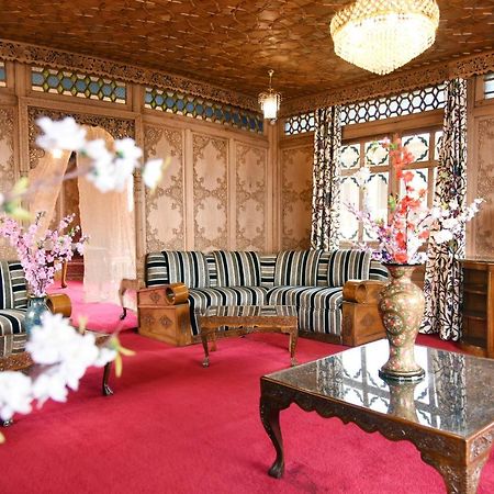 Yadgaar Houseboats Otel Srīnagar Dış mekan fotoğraf