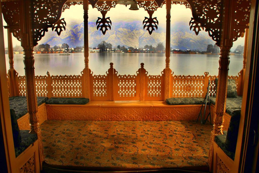 Yadgaar Houseboats Otel Srīnagar Dış mekan fotoğraf