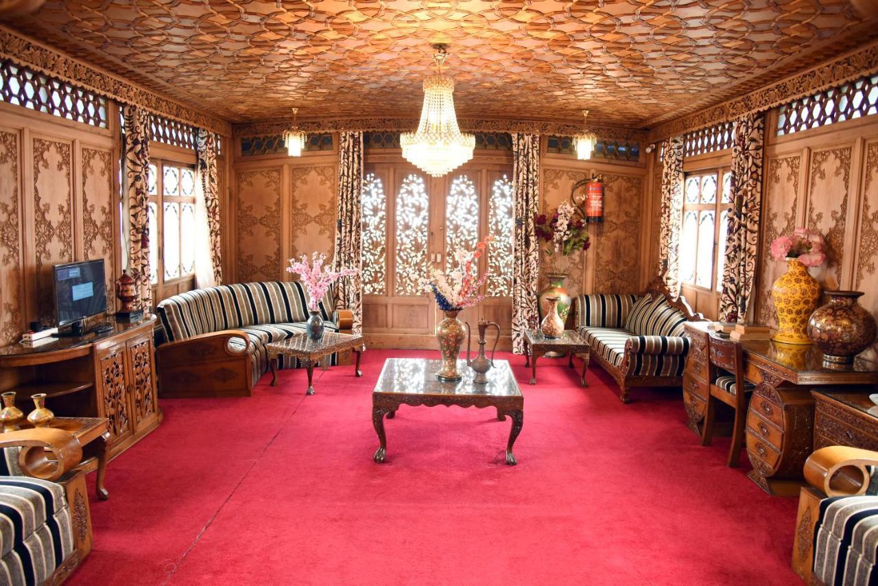 Yadgaar Houseboats Otel Srīnagar Dış mekan fotoğraf